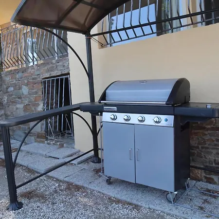 La Lezardiere لو لا فاندو